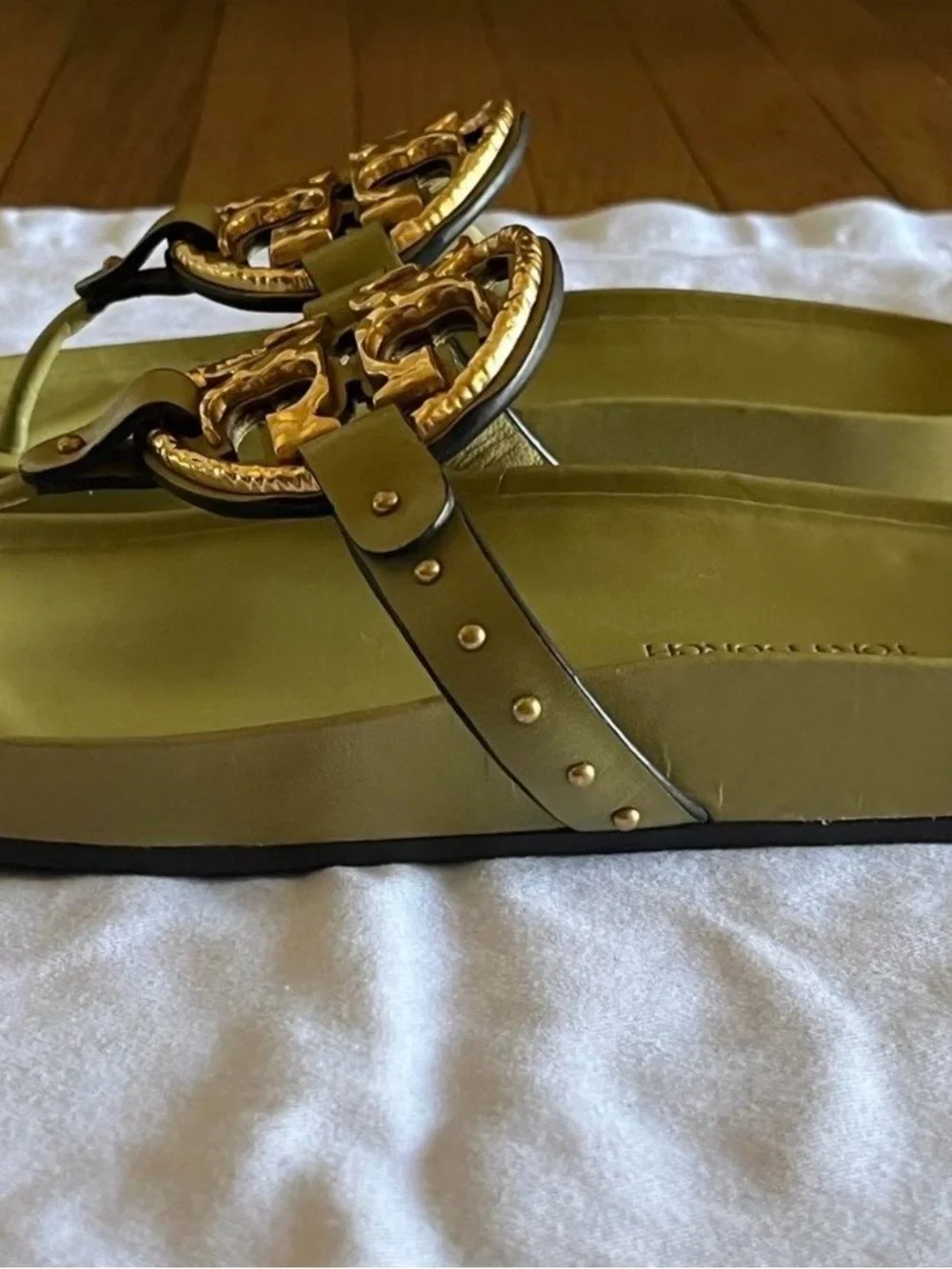 TORY BURCH Miller Cloud Vintage Plaque In Pistachio Pudding Size 9.5